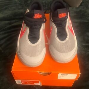 Never worn - KIDS NIKE Sneakers - Size 4Y
